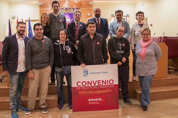 El Ayuntamiento de Colmenar Viejo y Envera firman un convenio para la realización de prácticas laborales