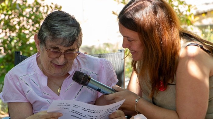 Amparo Ros junto a Ainhoa Serrano