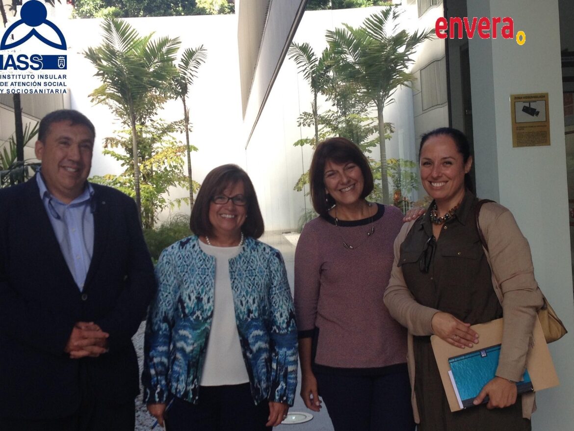 Foto Directora Insular+Gerente 06-11-2015 - logos